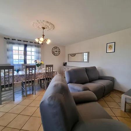 Rural Avec Terrasse - 5 Pers. Marcenod